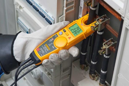 Fluke T6-1000 PRO non-contact current and voltage tester
