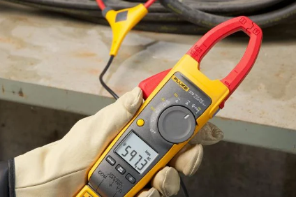 采用 iFlex® 的 Fluke 376 真均方根交流/直流钳形表