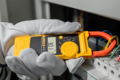 Fluke 301C 真有效值刀锋系列钳形表