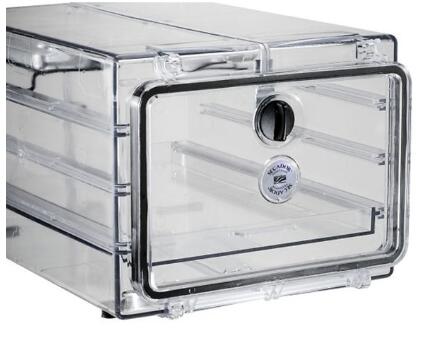 Cold proof moisture-proof box